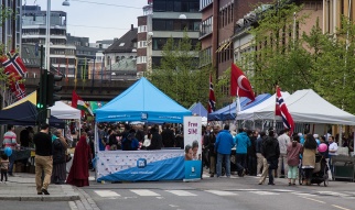 The Turkish flag on the Norwegian National Day...?